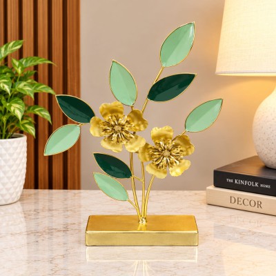 Elegant gold-finish floral décor