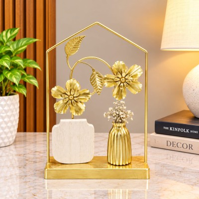 Elegant gold-finish house-shaped décor